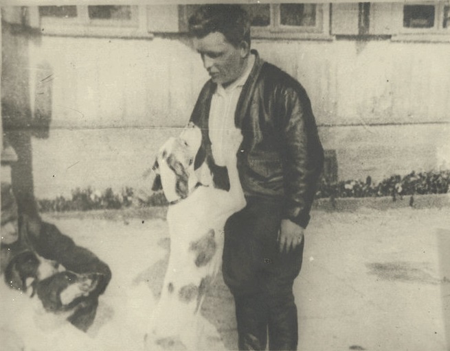 С.М. Киров на охоте с собакой Стрелкой (Стрельной) 380902_02593_osn_001.JPG