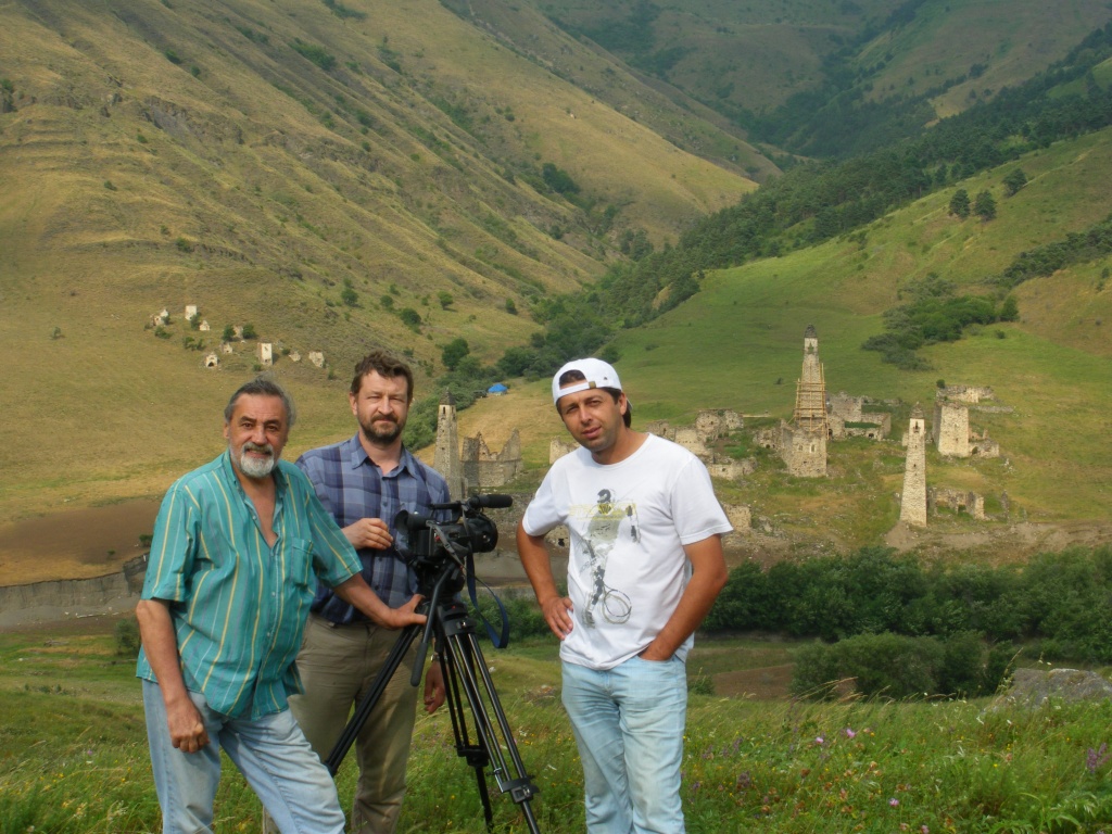 Режиссер Николай Макаров с коллегами на съемках в Ингушетии / Из личного архива Макарова