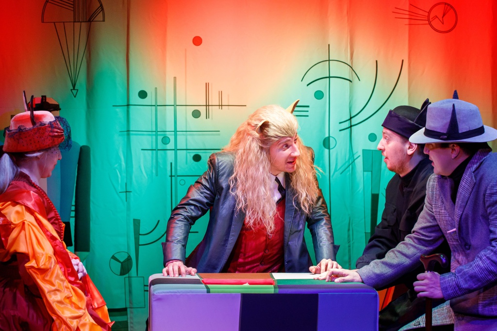 Сцена из спектакля «Оксюморон». Фото: puppettheatre.spb.ru. Правообладатель: Театр кукол «Бродячая собачка». big 2025-11-20 15-30-01 103184.jpg