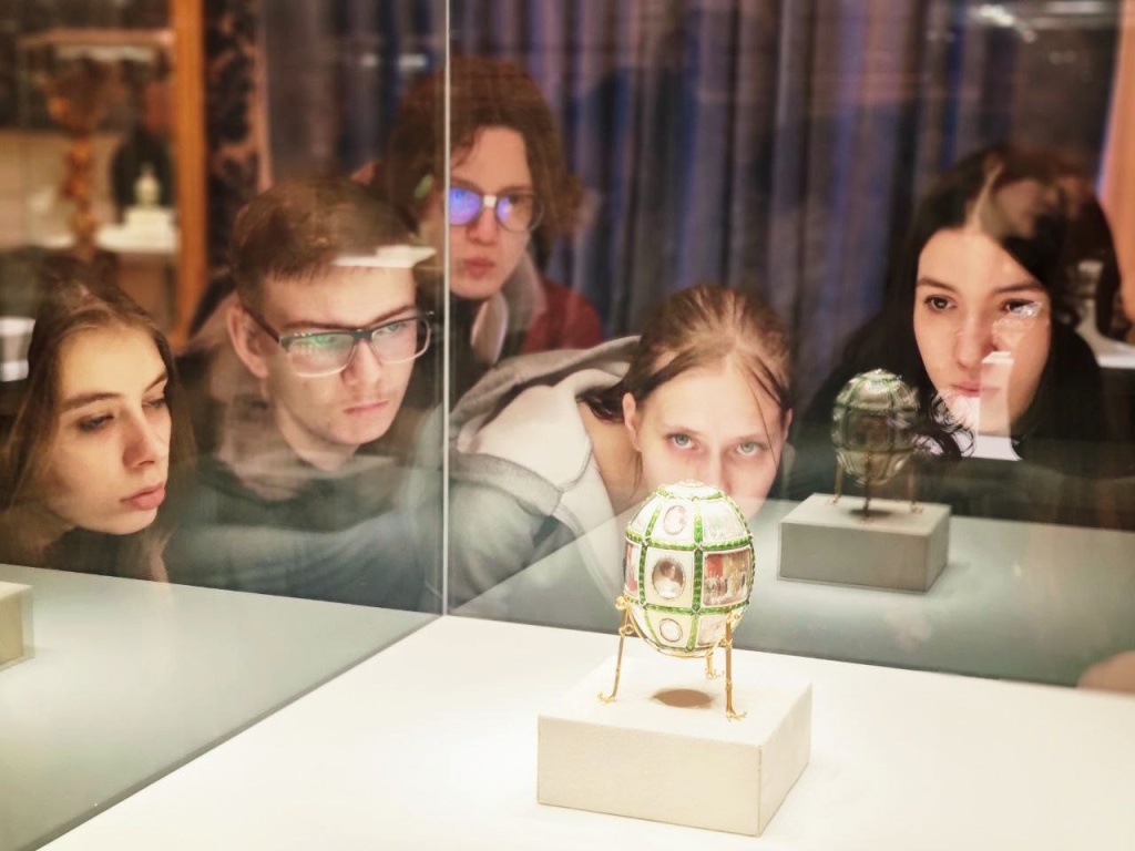 Правообладатель: ЧАНО «Языки без границ». Правообладатель: ЧАНО «Языки без границ».