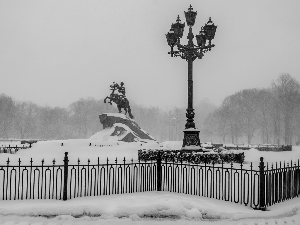 Медный всадник зимой. Фото: Ирина Иванова.