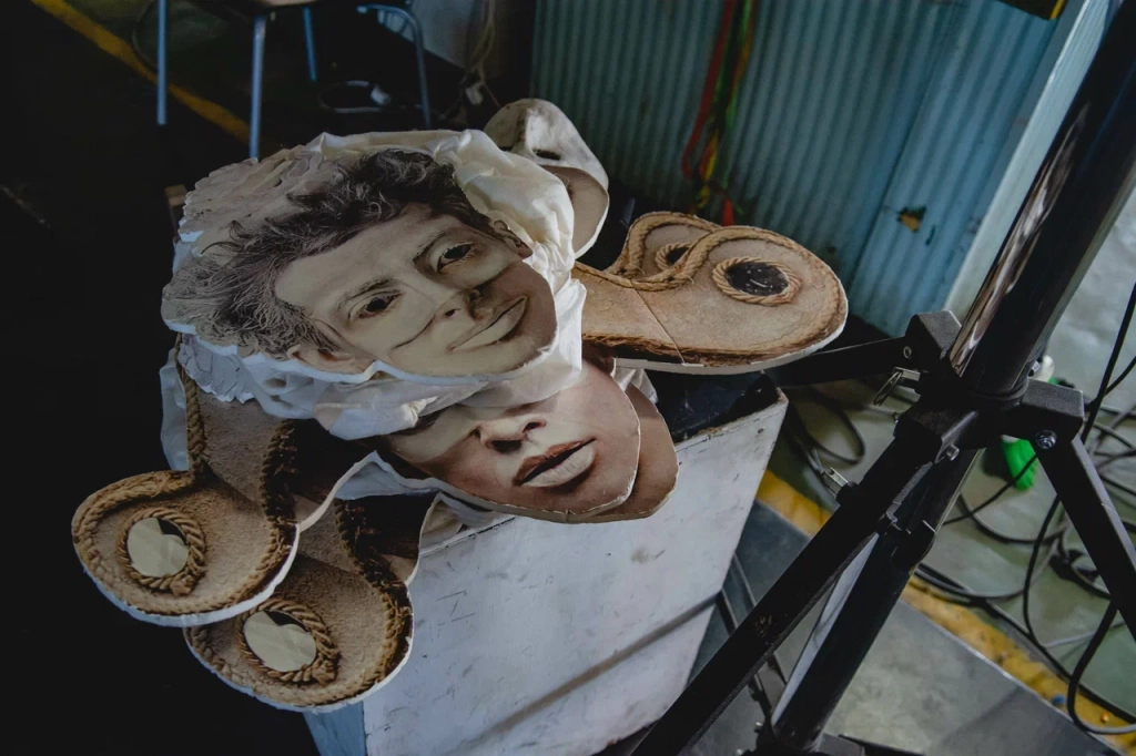 Работать в маске - это особый вид искусства. Фото: Ирина Иванова. 