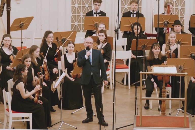 Художественный руководитель фестиваля, председатель Союза композиторов Санкт-Петербурга Антон Танонов. Фото предоставлено пресс-службой фестиваля. Правообладатель: Союз композиторов Санкт-Петербурга. 