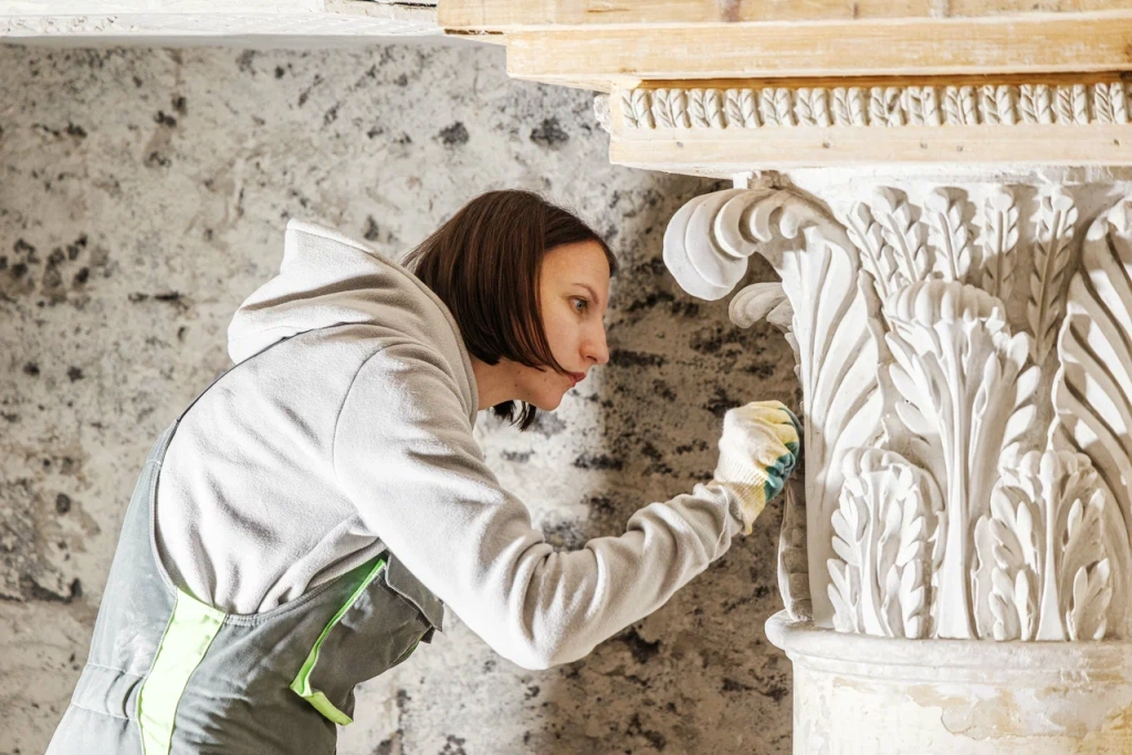 Цветовые решения тщательно выверяют с помощью архивных данных.