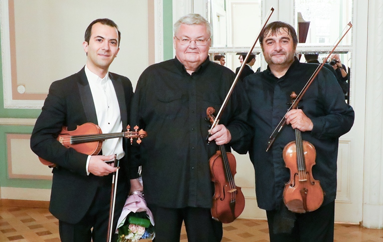 Гайк Казазян, Сергей Стадлер и Граф Муржа. Фото предоставлено организаторами фестиваля «Скрипка. Фестиваль. Санкт-Петербург». Правообладатель: «Петербург-концерт». 