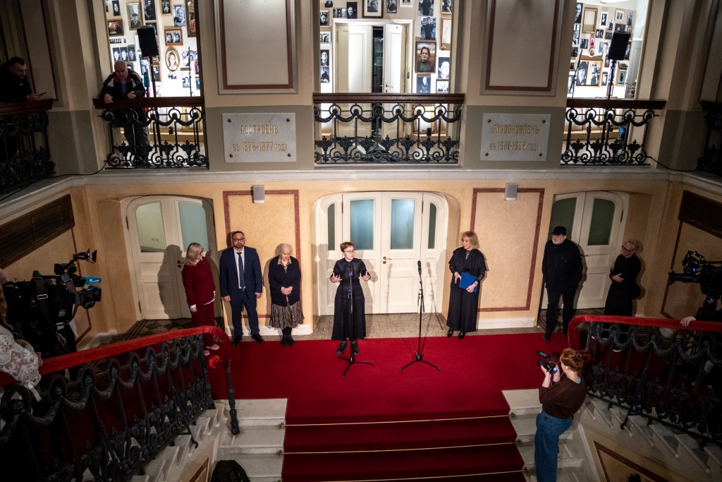 На церемонии открытия исталляции. 