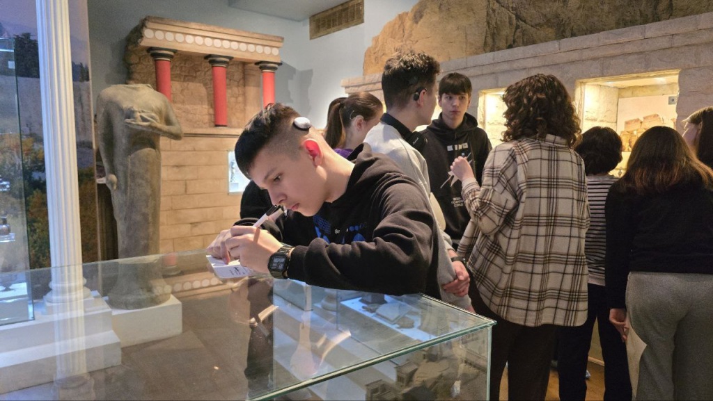 Правообладатель: ЧАНО «Языки без границ». Правообладатель: ЧАНО «Языки без границ».