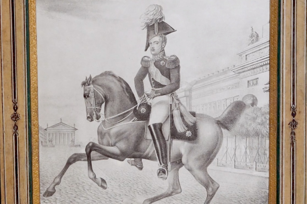 В Павловске завершили реставрацию литографированного портрета Николая I в историческом паспарту из коллекции известного коллекционера Георгия Габаева. 