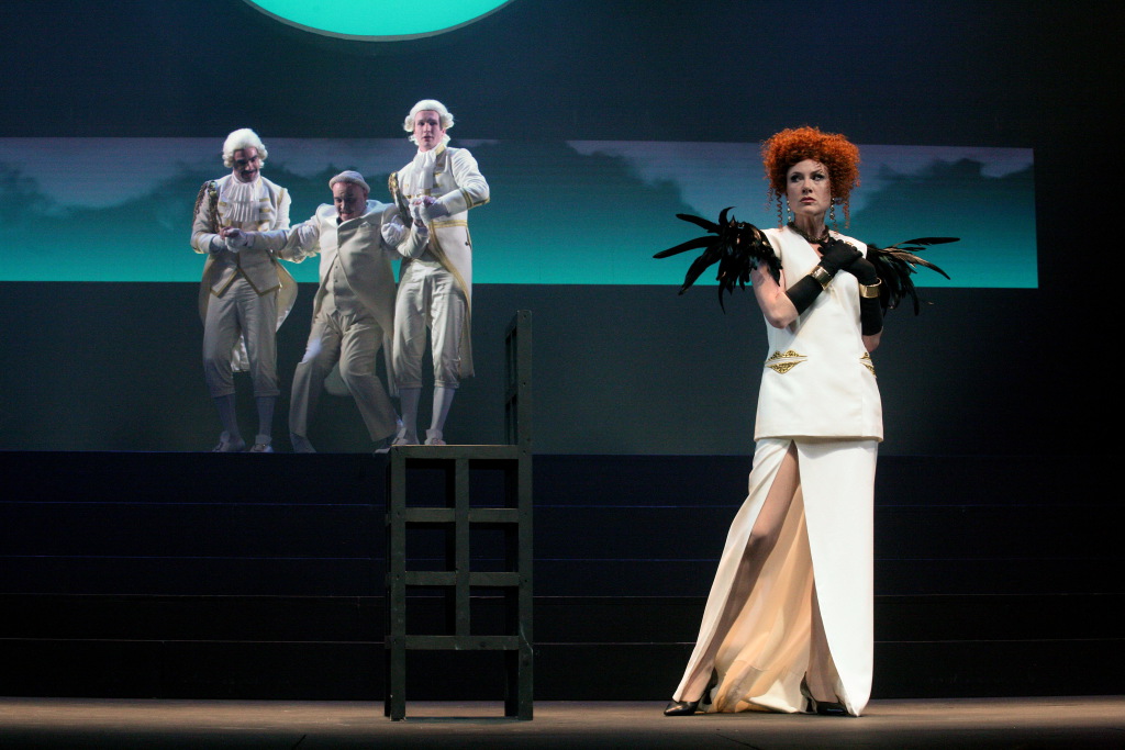 Режиссерский метод Казаковой оказывается во многом схожим с литературной и психологической манерой Шварца. 