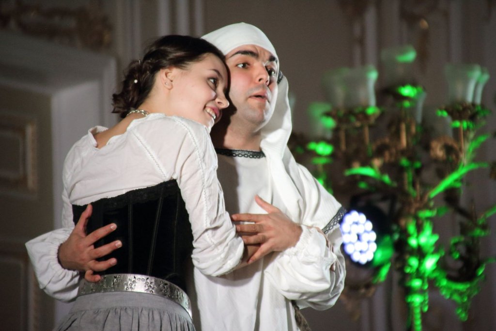 Т. Бажакин и В. Маслова в спектакле «Король эльфов». Фото В. Дрелевского Король эльфов Т.Бажакин_В.Маслова фото В.Дрелевского.e0fa676ba901c03e501f14c3844adb19.jpg