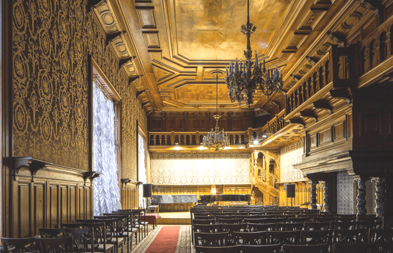 Дубовый зал Дома композиторов Санкт-Петербурга. Фото предоставлено пресс-службой Союза композиторов Санкт-Петербурга. Правообладатель: Союз композиторов Санкт-Петербурга. 