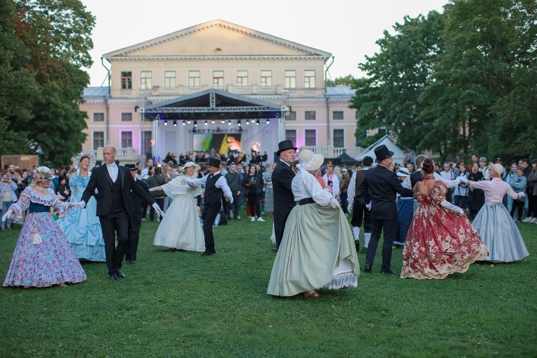 DreamFest 2024. Источник: vk.com/waterlanterns. Правообладатель: vk.com/waterlanterns. DreamFest 2024. Источник: vk.com/waterlanterns. Правообладатель: vk.com/waterlanterns.