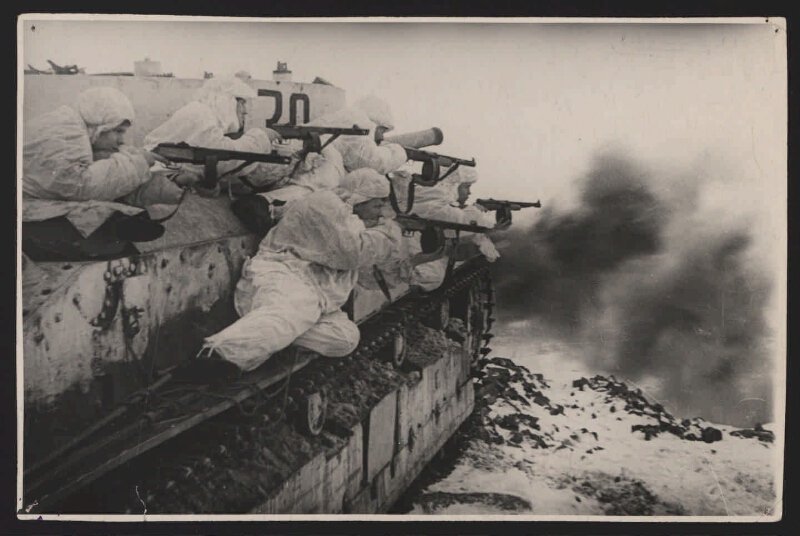 «Вперед за родной Ленинград» Фото: Владимир Капустин