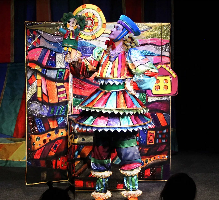 Источник: teatrskazki.spb.ru. Правообладатель: Кукольный театр сказки. Screenshot 2025-03-27 at 16-09-30 skazki_fon2_min.jpg (Изображение WEBP 1260 × 1148 пикселей) — Масштабированное (70_).png