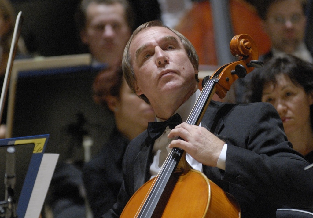 Сергей Ролдугин. Правообладатель: philharmonia.spb.ru. 54bfab3428295.jpg