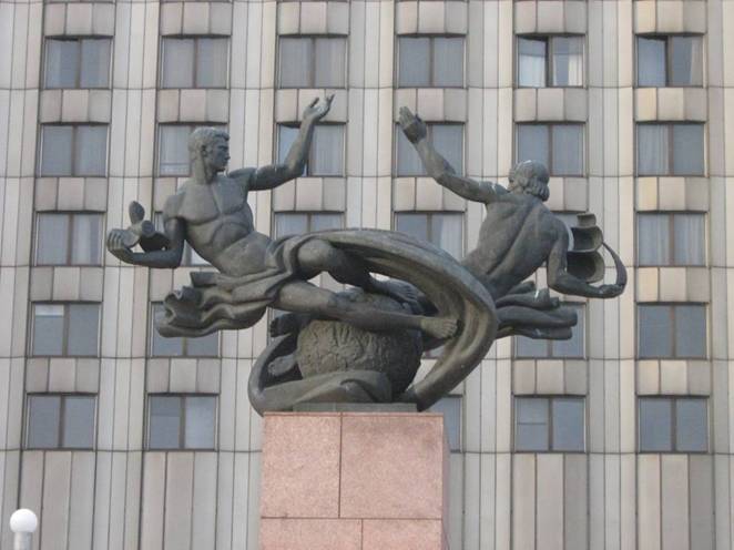 Э. Агаян «Создателям флота России» Э. Агаян «Создателям флота России»