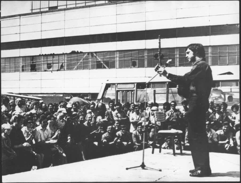 Выступление Владимира Высоцкого. Правообладатель: ПАО «КАМАЗ».