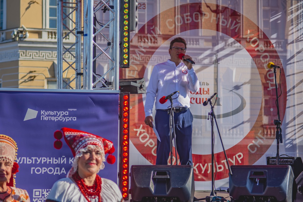 Владимир Шампаров считает, что в следующем году в празднике примет участие 150 городов. Фото: Ирина Иванова. Владимир Шампаров считает, что в следующем году в празднике примет участие 150 городов. Фото: Ирина Иванова.