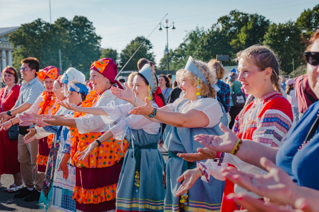Праздник на Дворцовой ежегодно посещает несколько тысяч человек. Фото: Ирина Иванова. 