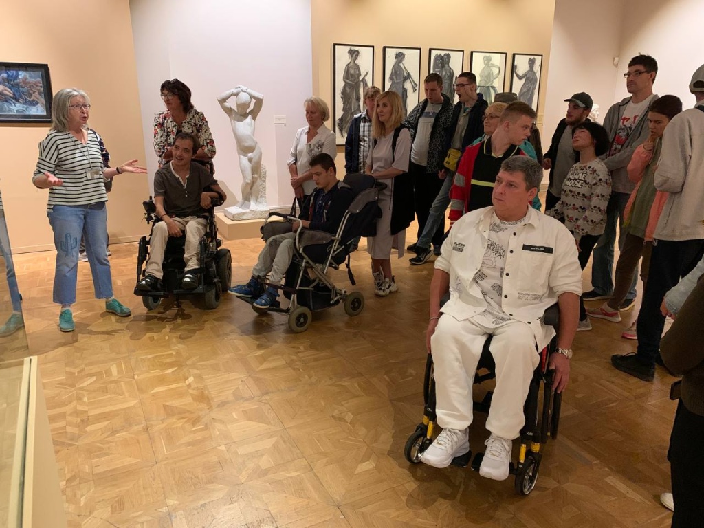 Поход в корпус Бенуа. Фото: проект «Многомерность культуры». Поход в корпус Бенуа. Фото: проект «Многомерность культуры».