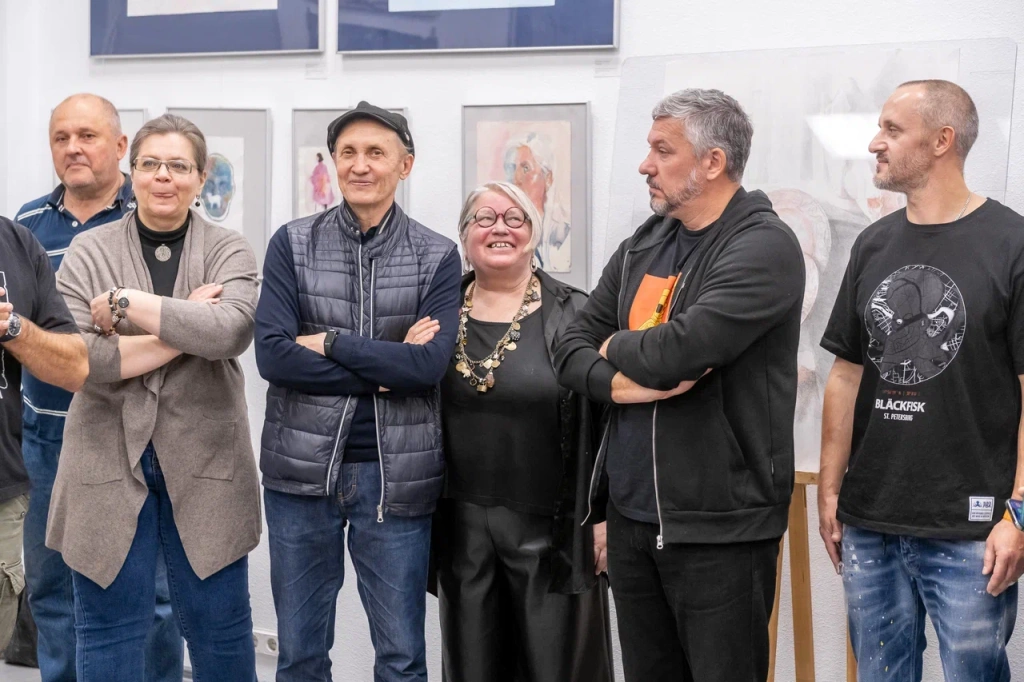 В форуме принимали участие художники: Виктор Лукин, Валерий Корчагин, Юрий Штапаков, Эмиль Гузаиров, Виктор Ремишевский, Дмитрий Саенко, Александр Савельев, Мария Зайцева, Елена Павлова (Потанина), Михаил Погарский, Тимофей Марков и Кирилл Авелев, Екатерина Смирнова. Фото предоставлено организаторами. В форуме принимали участие художники: Виктор Лукин, Валерий Корчагин, Юрий Штапаков, Эмиль Гузаиров, Виктор Ремишевский, Дмитрий Саенко, Александр Савельев, Мария Зайцева, Елена Павлова (Потанина), Михаил Погарский, Тимофей Марков и Кирилл Авелев, Екатерина Смирнова. Фото предоставлено организаторами.