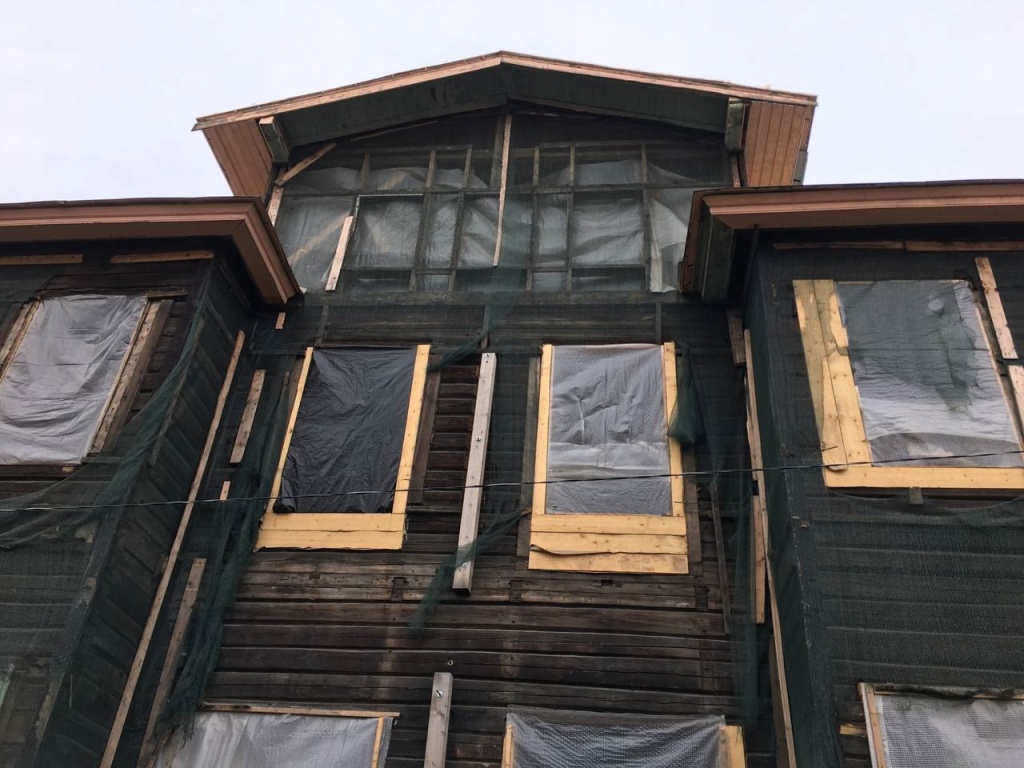 В процессе реставрации. 