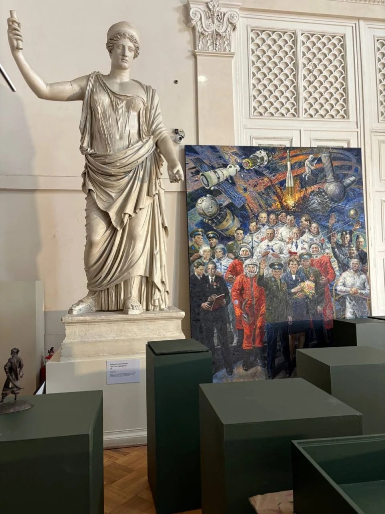 Художники-педагоги сами выбирали работы для экспонирования: на выставку принимали произведения, которые обладали несомненными художественными достоинствами и прежде нигде не выставлялись. 