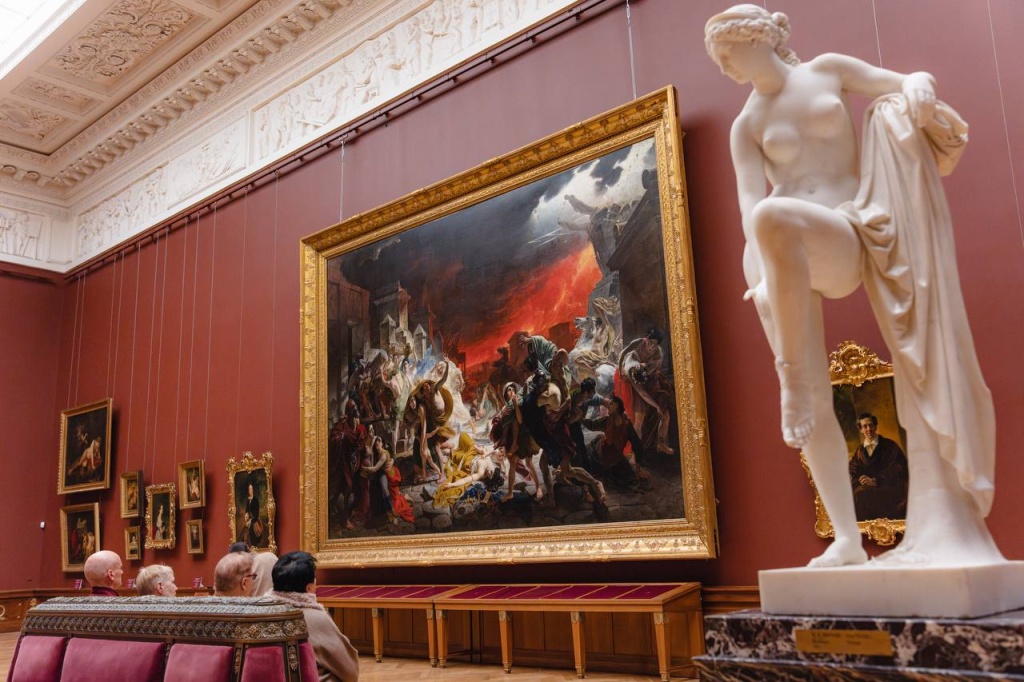 Всемирно известный «Последний день Помпеи» и ещё 32 живописных произведения Брюллова вернулись из Москвы, где более семи месяцев экспонировались на выставке «Рим – Москва – Петербург» в Третьяковке.