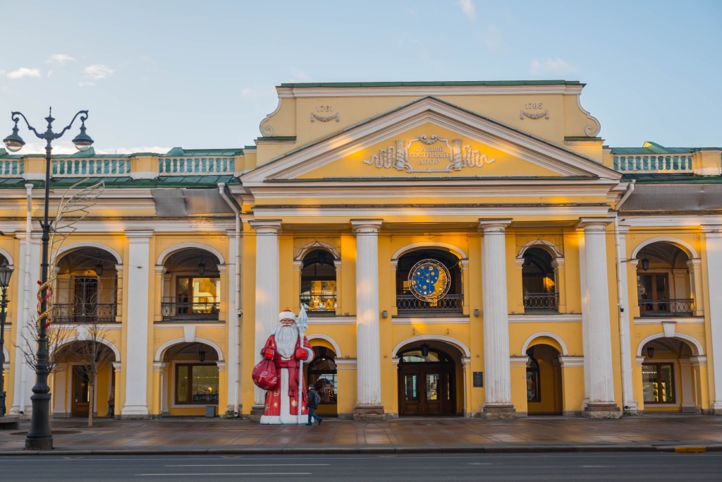 Дедушка Мороз уже в Санкт-Петербурге. Фото: Ирина Иванова. Правообладатель: Институт культурных программ. Новый год 2024 Иванова-2488.jpg