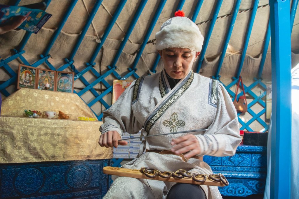 В Калмыкии проходят соревнования по "Нэрн Шинж". Фото: Ирина Иванова.