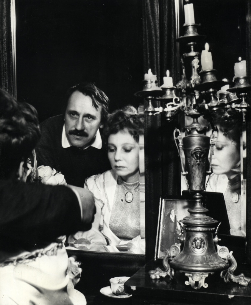 Геннадий Опорков и Эра Зиганшина в роли Аркадиной на репетиции спектакля Чайка.jpg