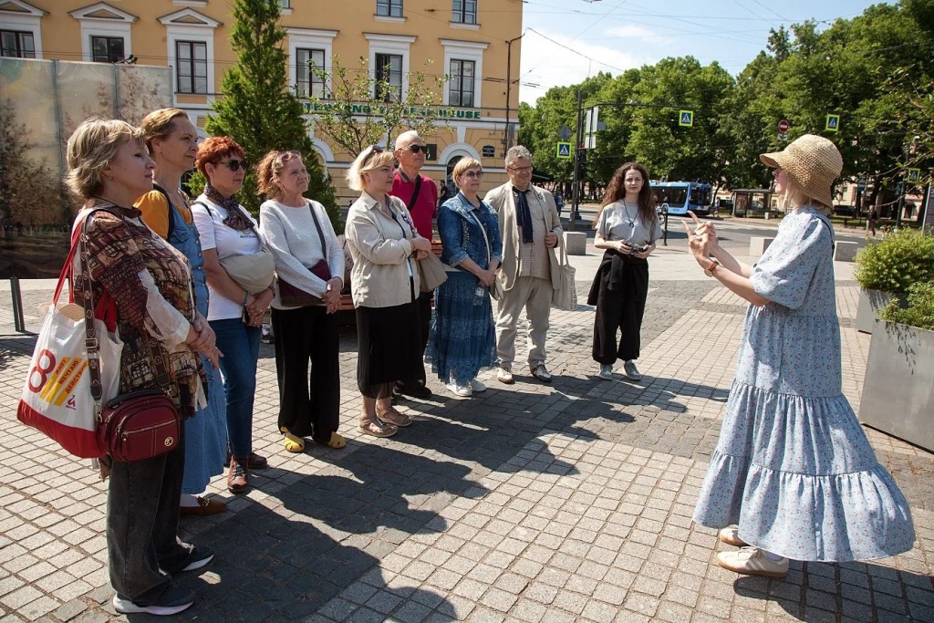 Правообладатель Санкт-Петербургский театр глухих. Правообладатель Санкт-Петербургский театр глухих.