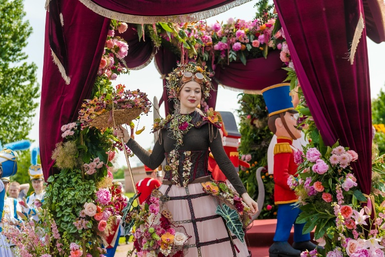 Фестиваль цветов. Источник: vk.com/festivalofflowers. Правообладатель: vk.com/festivalofflowers. Фестиваль цветов. Источник: vk.com/festivalofflowers. Правообладатель: vk.com/festivalofflowers.