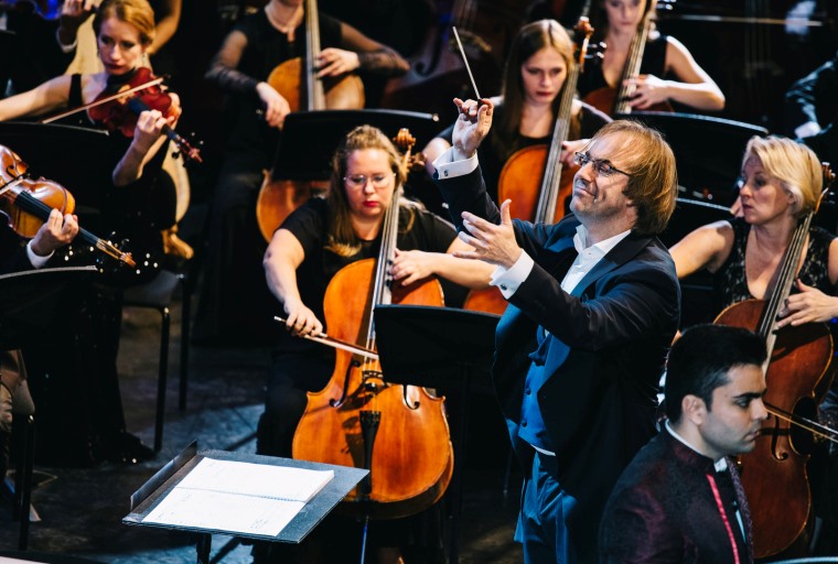 Симфонический оркестр «Северная Симфония». Фабио Мастранджело. Фото: musichallspb.ru