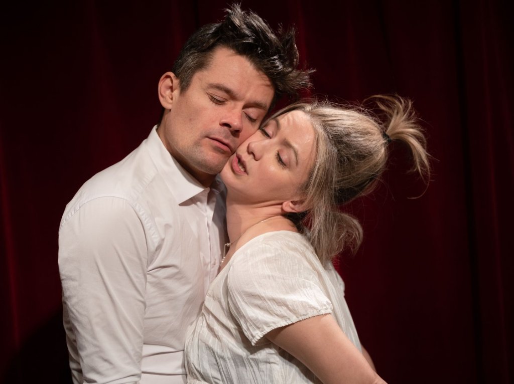 Фото: www.mironov-theatre.ru