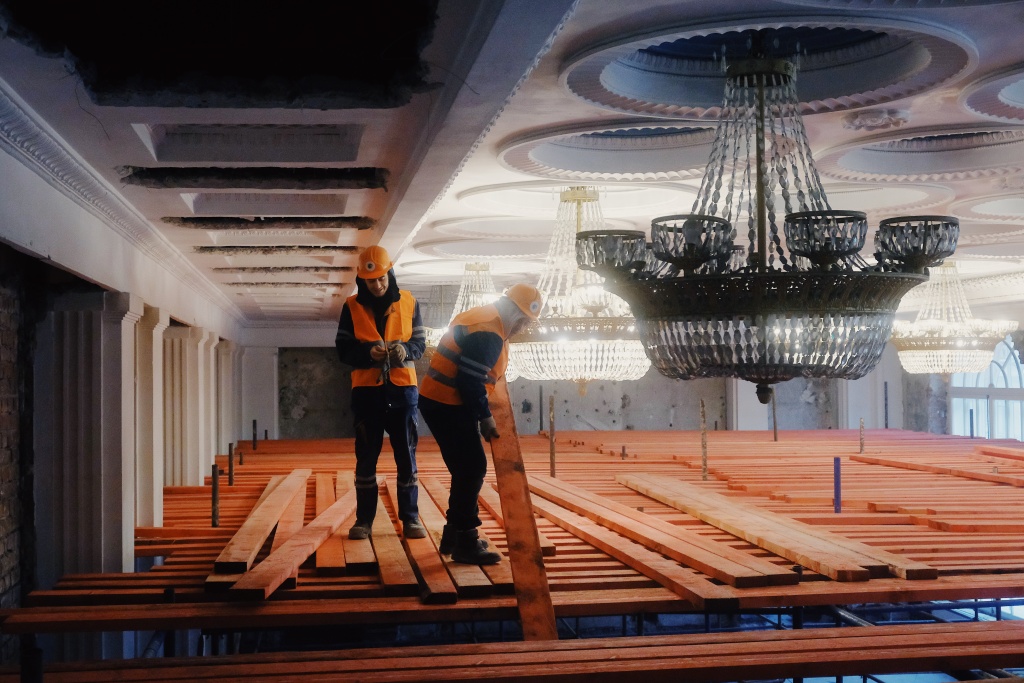 При строительстве здания Благородного Собрания активно использовался железобетон.