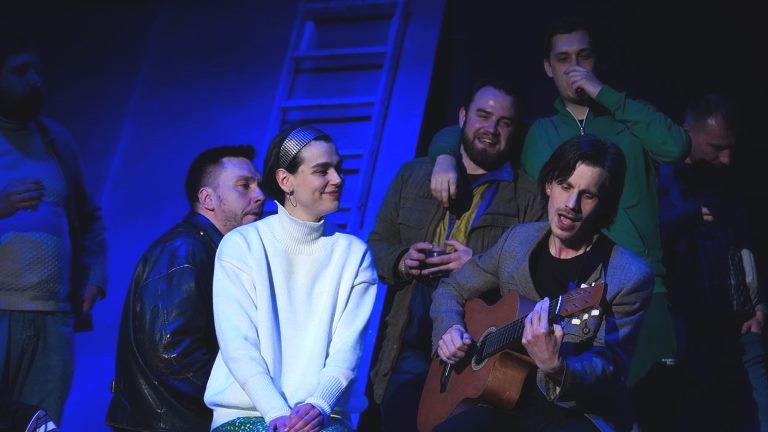 Театр-студия «Закулисье». Спектакль «Три товарища». Источник: teatrosenpushkin.timepad.ru. Правообладатель: teatrosenpushkin.timepad.ru.