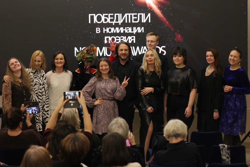 «Бронзовый век поэзии и прозы» отмечает восьмилетие. «Бронзовый век поэзии и прозы» отмечает восьмилетие.
