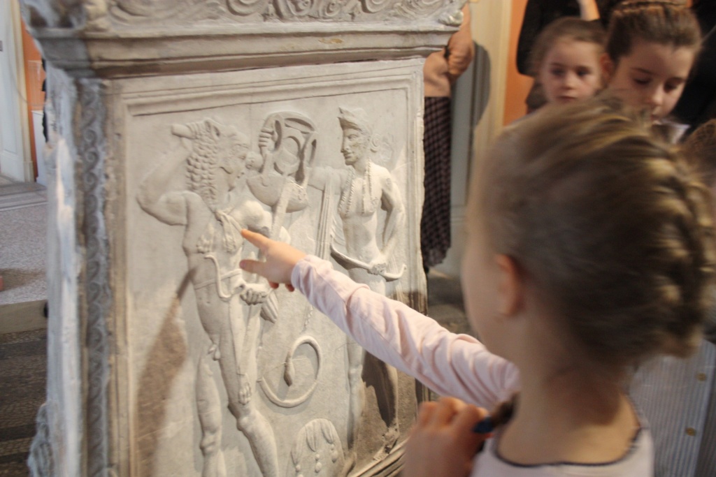 Фото: kids.artsacademymuseum.org. Правообладатель: Научно-исследовательский музей при Российской Академии художеств. e26cxe4bgrm-1.jpg