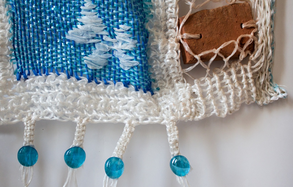 Татьяна Власова, фрагмент панно «Окно», синтетика, керамика, стекло