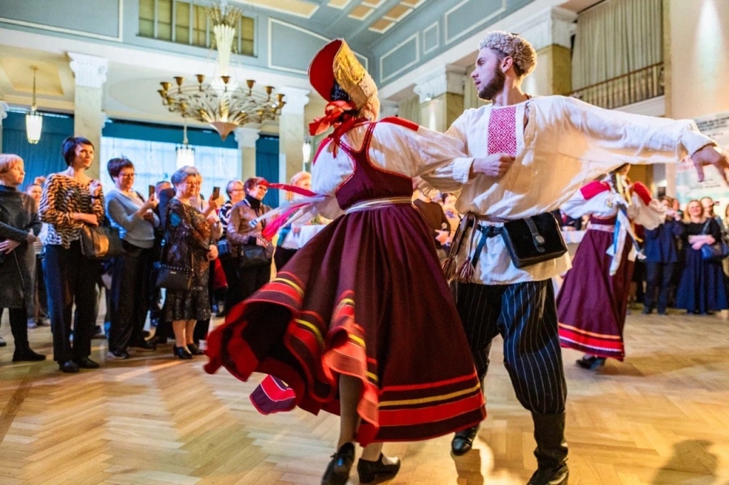 Открытие XXVIII фестиваля Встречи в России.jpg