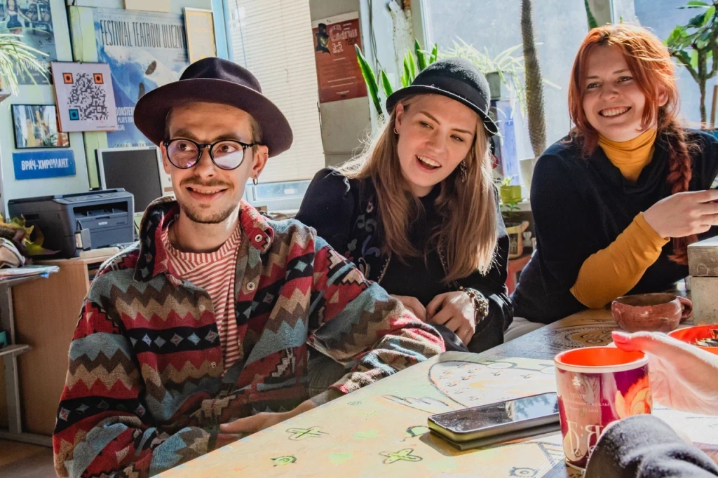 Актеры знают, как найти подход к любому зрителю. Фото: Ирина Иванова. 