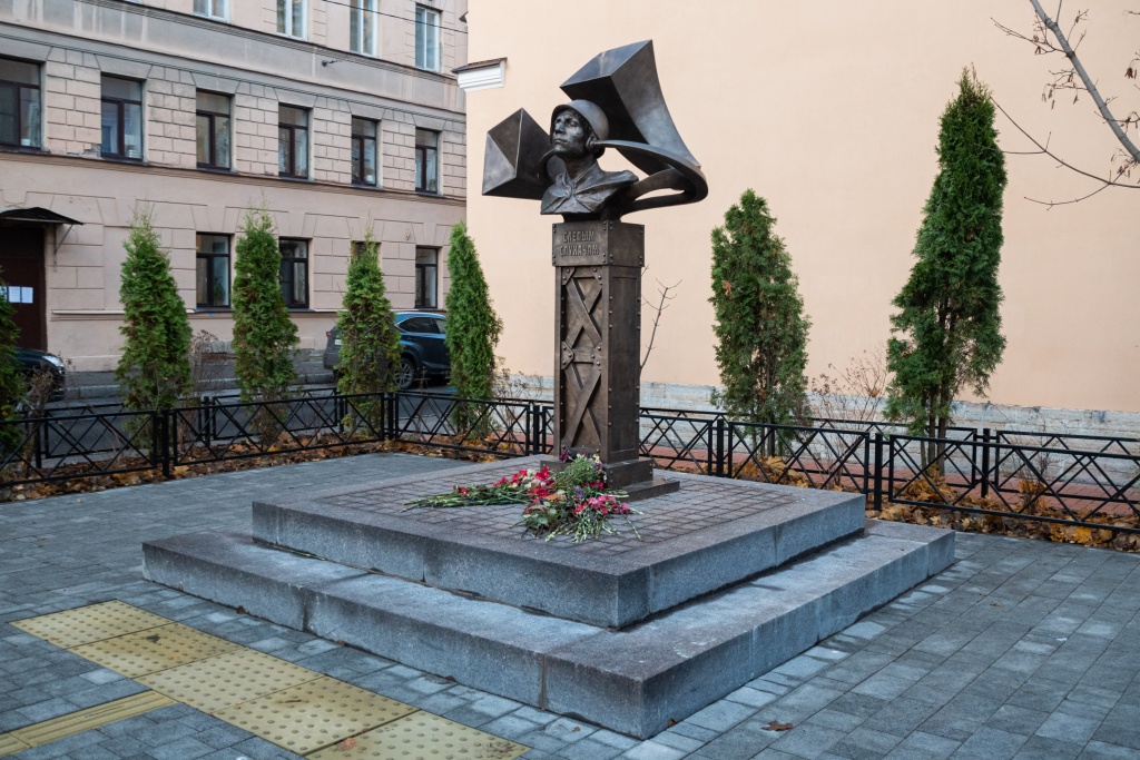 Сквер Слепых Слухачей. Фото: Ирина Иванова. Правообладатель: Институт культурных программ. Сквер Слепых Слухачей. Фото: Ирина Иванова.