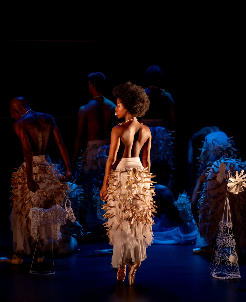 Сцена из спектакля «Заштрихованный ансамбль». Правообладатель: пресс-служба фестиваля «Дягилев P.S.».