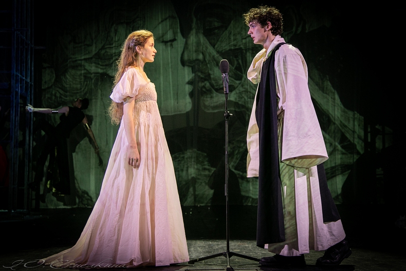 Правообладатель: театр им. Ленсовета, lensov-theatre.spb.ru.