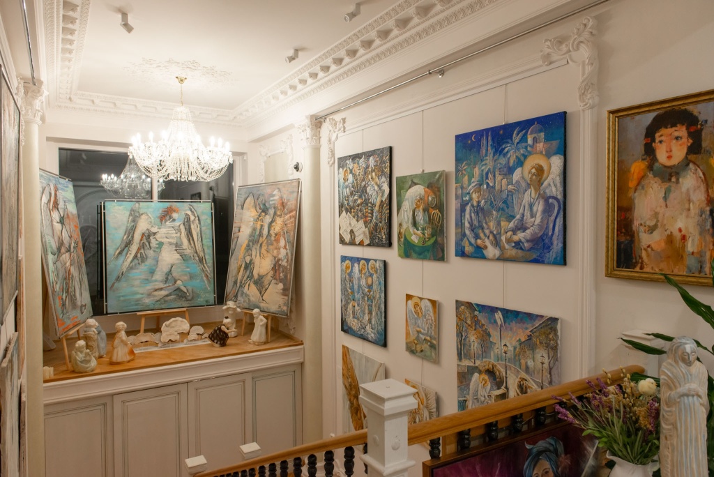 Правообладатель: «Дом Ангелов» на Петроградской стороне. Правообладатель: «Дом Ангелов» на Петроградской стороне.