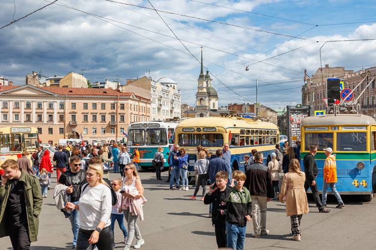 «ТранспортФест». Выставка ретро-транспорта на Инженерной улице. Фото предоставлено организаторами фестиваля. Правообладатель: Оргкомитет фестиваля «ТранспортФест».
