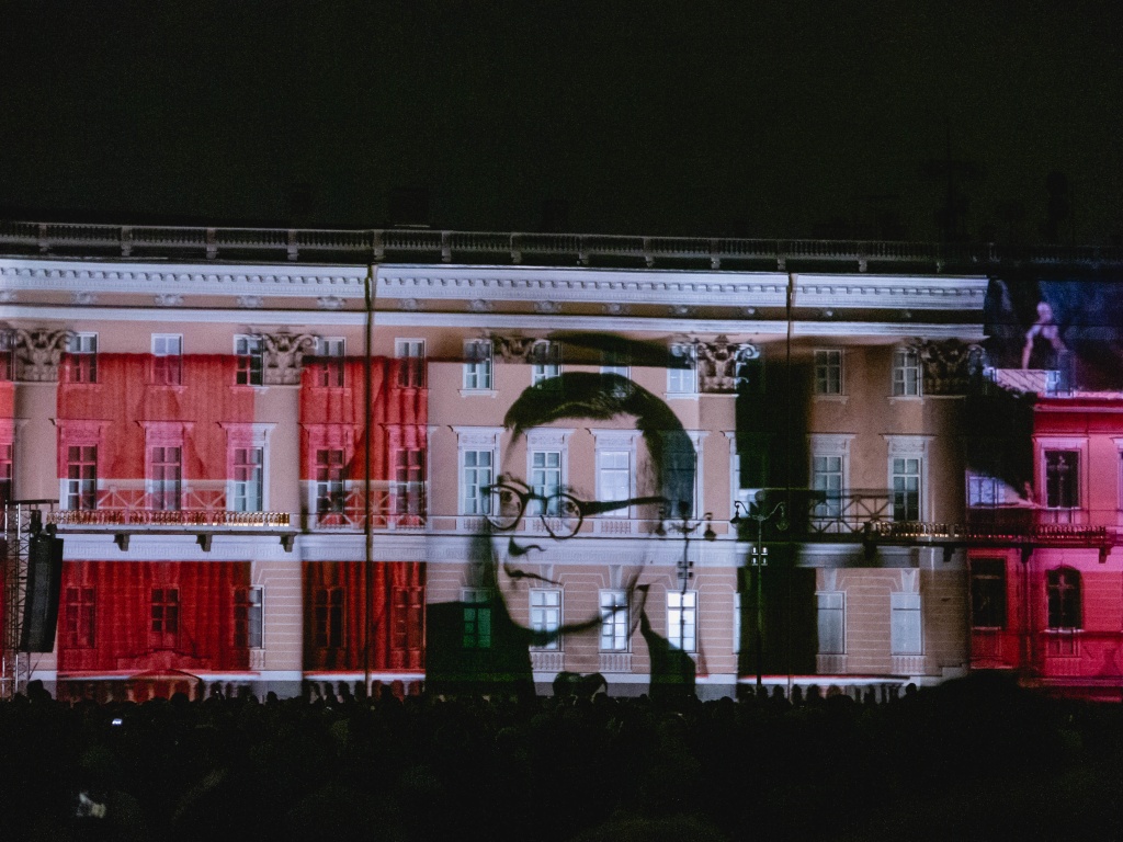 Театрализованная программа «Блокада. Помнить вечно» на Дворцовой площади. Фото: Ирина Иванова.