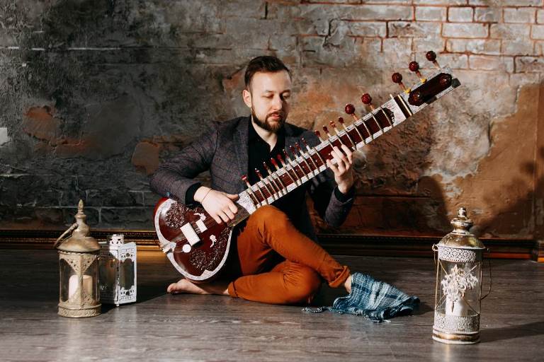 Евгений Носков (ситар). Фото предоставлено организаторами фестиваля «Ситар в Петербурге». Правообладатель: Оргкомитет фестиваля. 