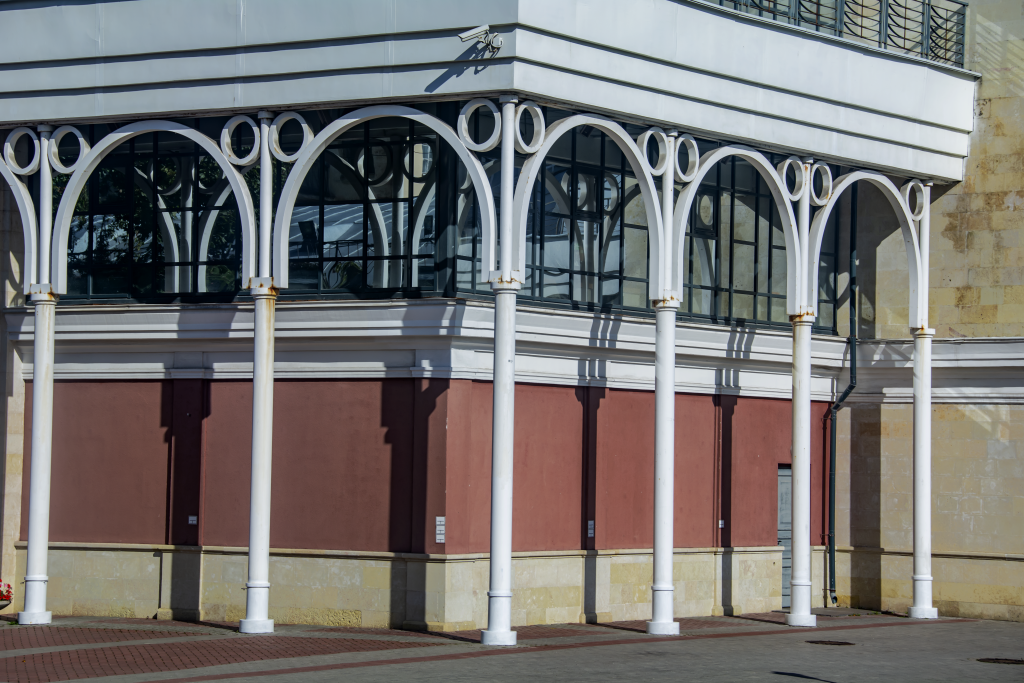 Спектакль «Странная миссис Сэвидж» в Молодежном театре на Фонтанке